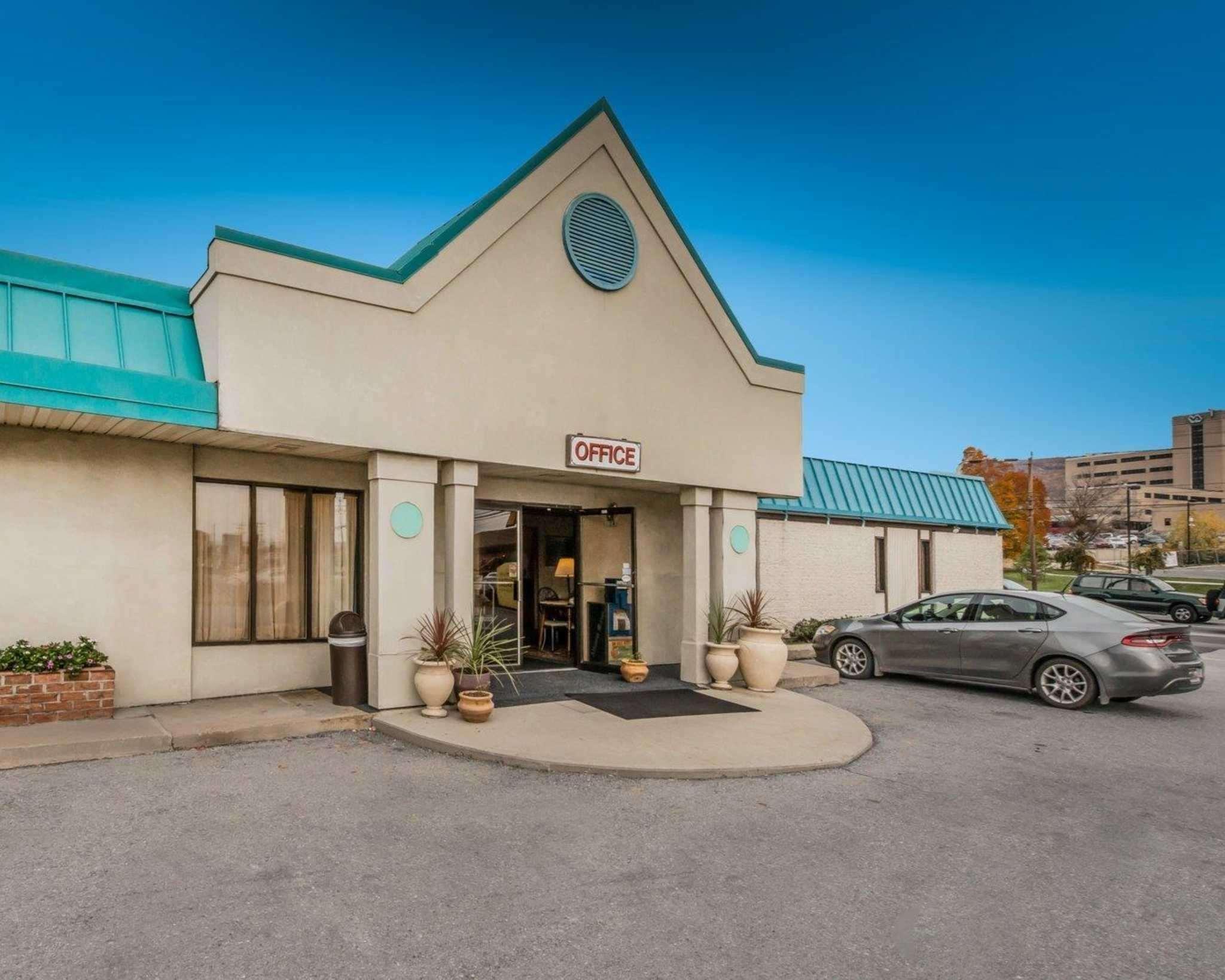 Econo Lodge Altoona I-99 Exterior foto